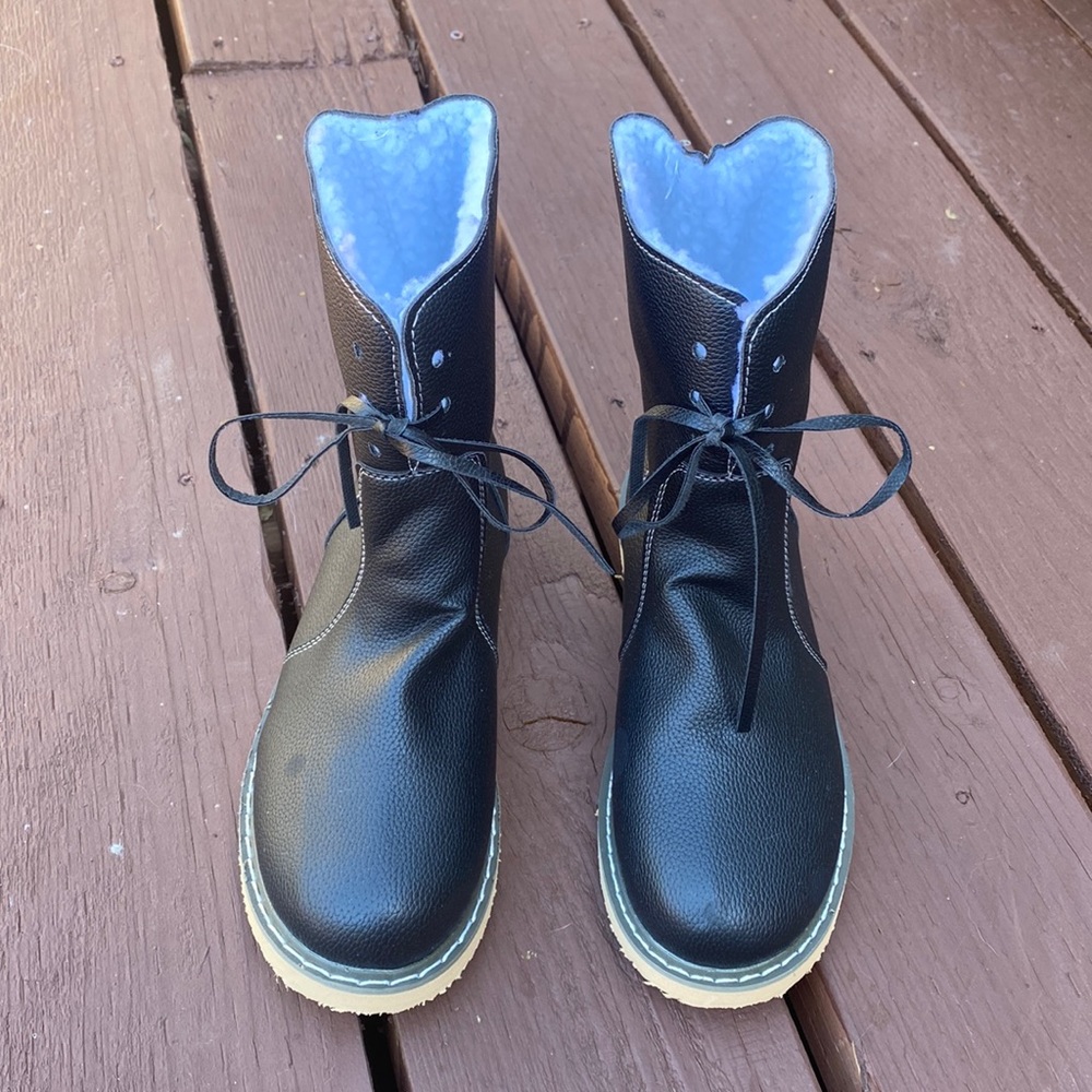 Black fleece lined booties